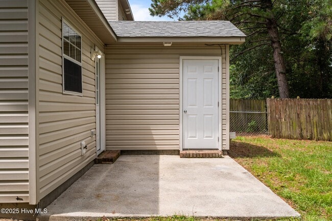 Building Photo - 1087 W Pueblo Dr