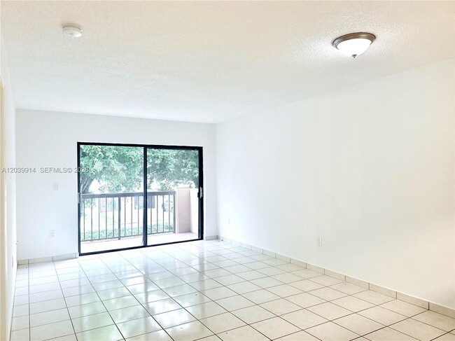 Building Photo - 995 SW 84th Ave