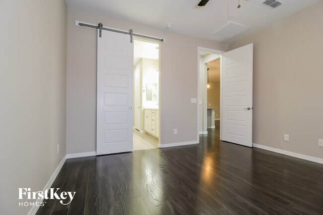 Building Photo - 21247 W Almeria Rd