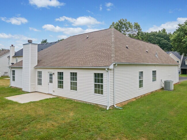 Building Photo - 3690 Golfe Links Dr