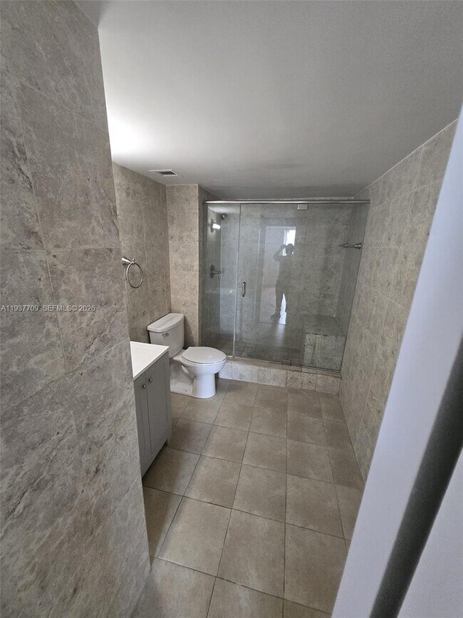 Building Photo - 13499 Biscayne Blvd