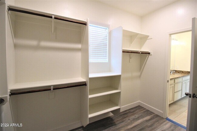 Building Photo - 3173 S Magnolia Ln