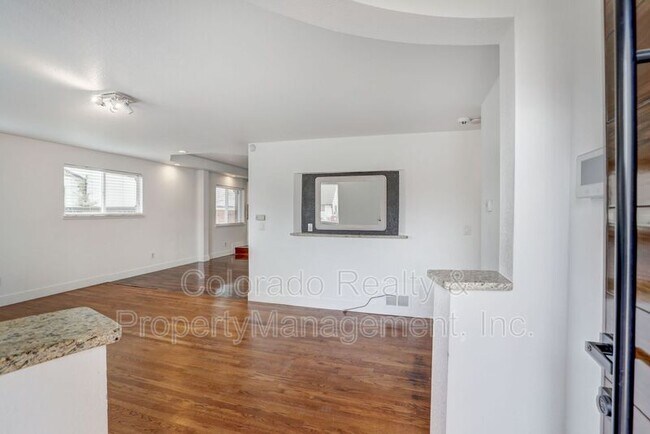 Building Photo - 2581 S Hazel Ct