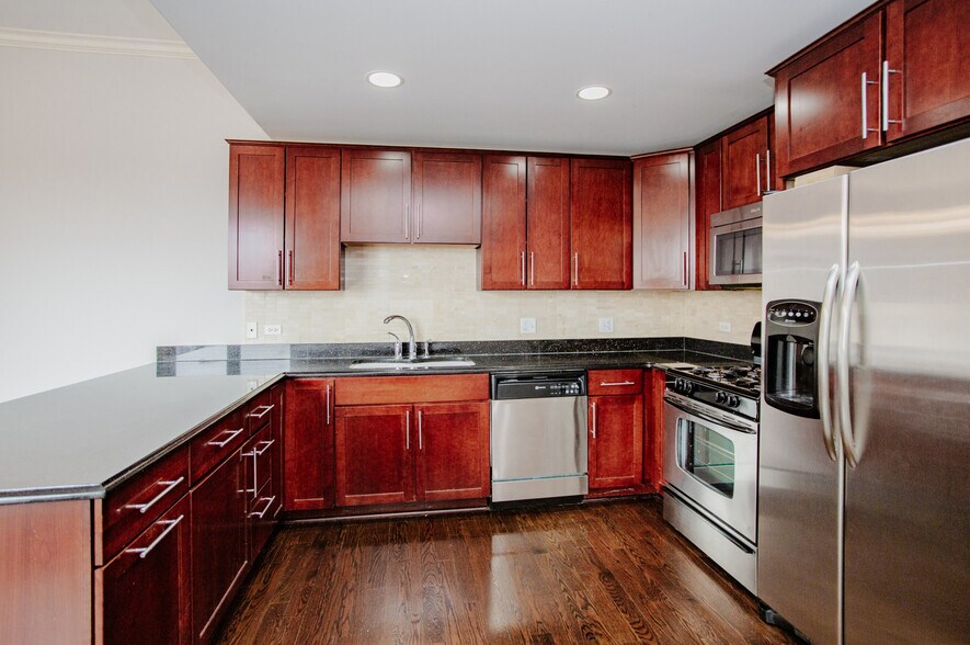 Building Photo - 3630 N Harlem Ave