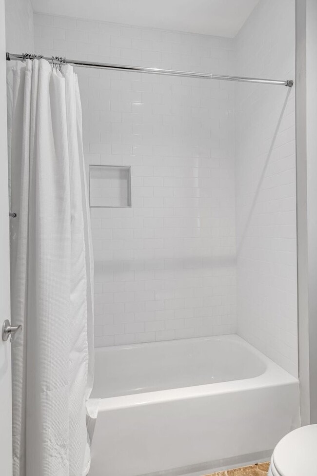 Building Photo - 4 BR, two-story rental with finished basement in WEHO!