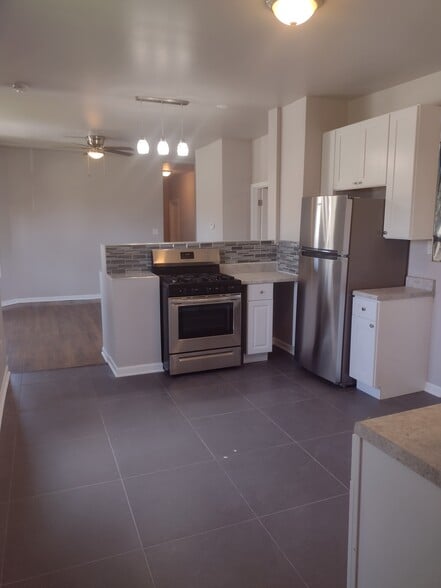 Building Photo - 48 W 21st St