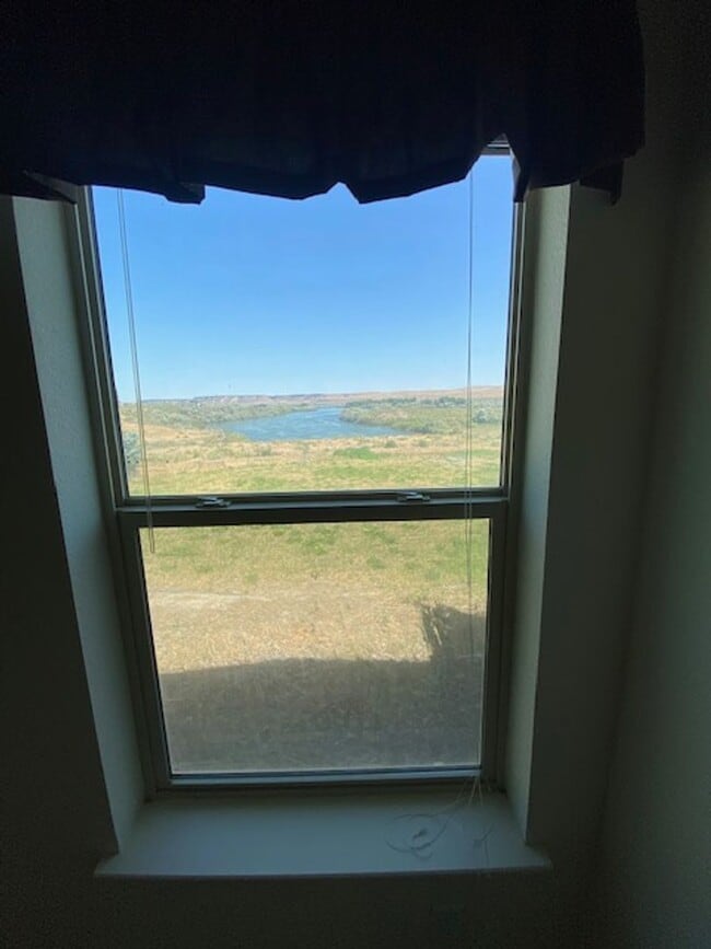 Building Photo - True Western Living On The Snake River