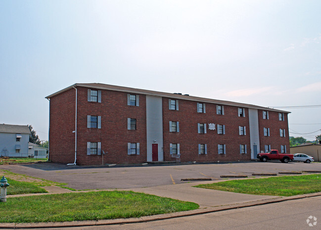 Primary Photo - Colonial Square Apartments