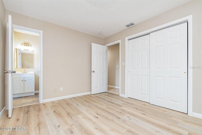 Building Photo - 1808 Green Pl