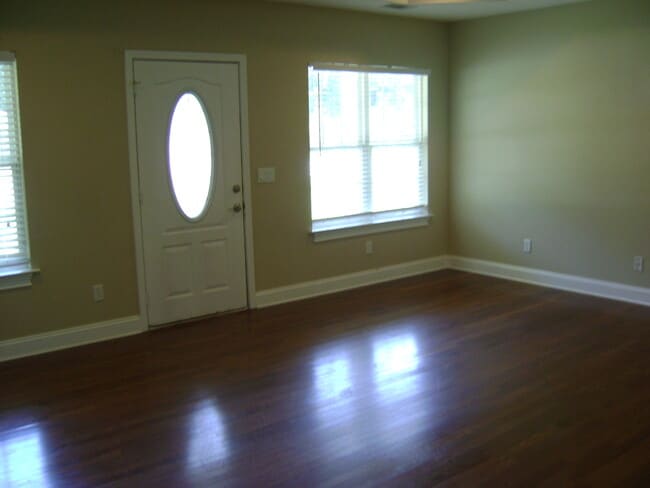 Building Photo - LIVE OAK DUPLEXES- HISTORIC POOLER