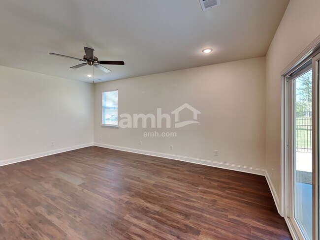 Building Photo - 152 Willow Ln