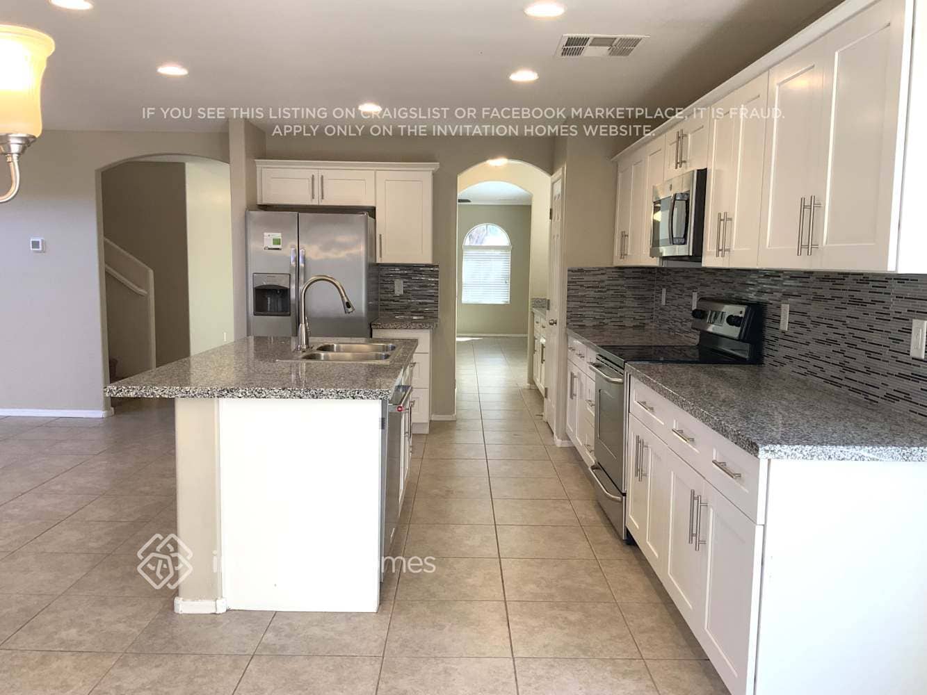 Building Photo - 3812 W Goldmine Mountain Dr