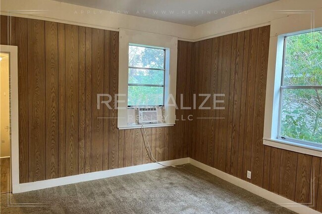 Building Photo - 4 Bed/3 Bath Home in Chickasaw East Village