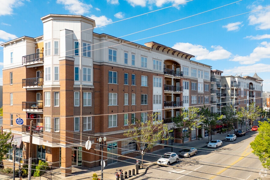 Building Photo - Views On Vine