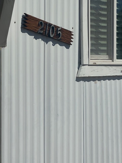 Building Photo - 2105 Hermosa Dr