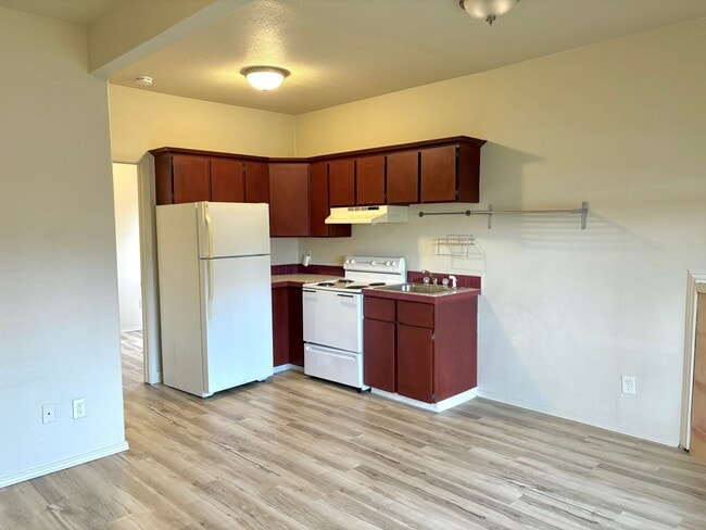 Building Photo - ANDRT01