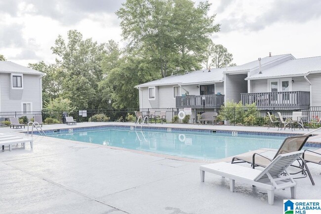 Building Photo - 1303 Woodland Vlg