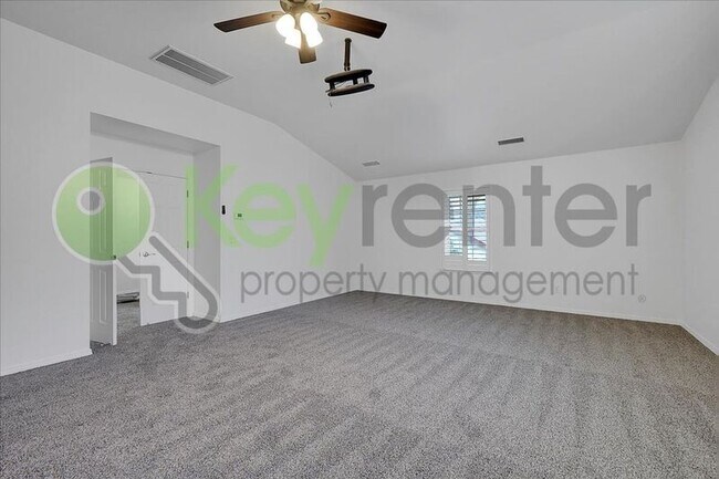 Building Photo - 1330 Kingswood Dr