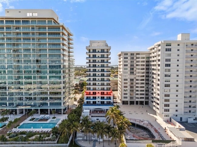 Building Photo - 5801 Collins Ave