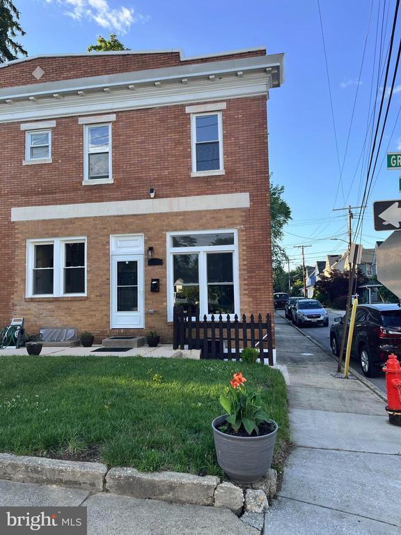 Building Photo - 2912 Grindon Ave