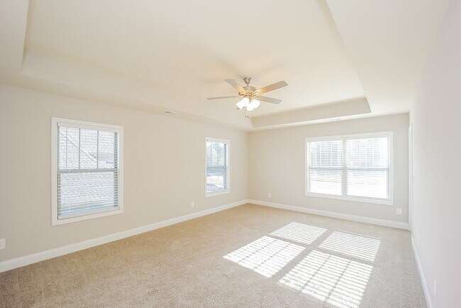 Building Photo - 425 Flowery Branch Ct