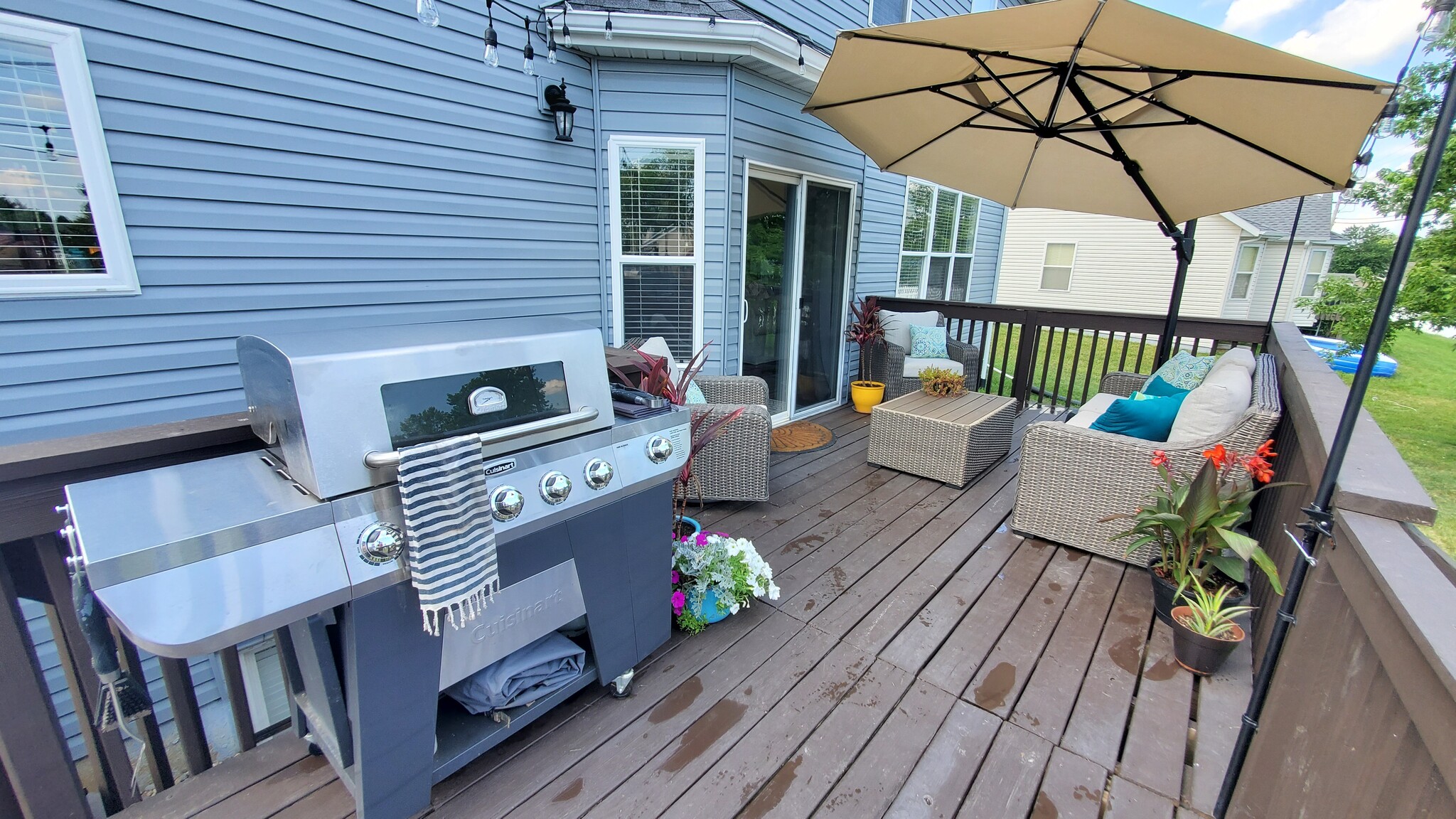 Large backyard deck - 1456 Dale Dr