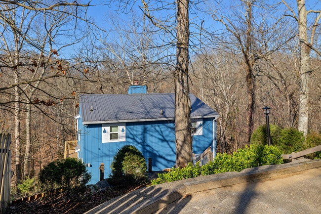 Building Photo - 2026 Keeney Rd