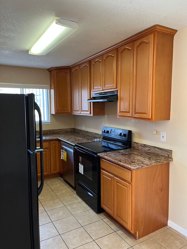 Building Photo - 460 Richfield Dr