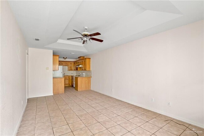Building Photo - 4006 N Inspiration Rd