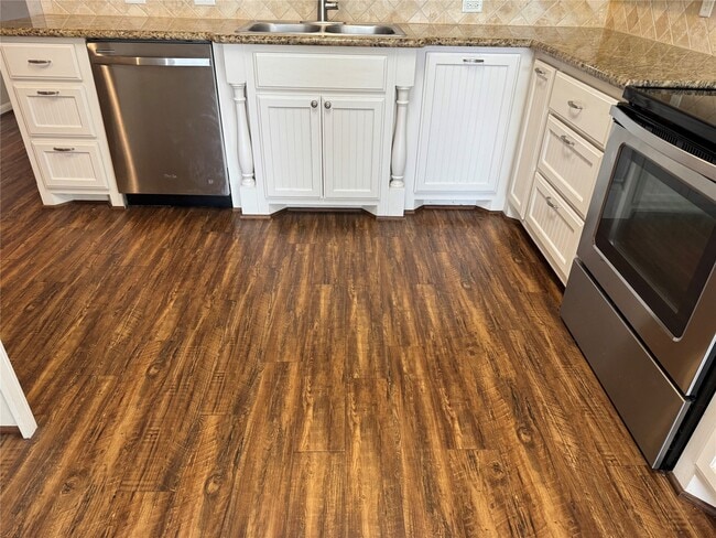 Building Photo - 12882 Orion Ct E