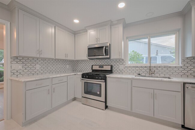Building Photo - 8314 Burning Hills Dr