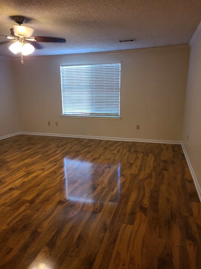 Master Bedroom - 12435 Coursey Blvd