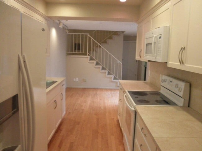 Building Photo - 3BED/3BATH Townhome in Wood Creek Communit...