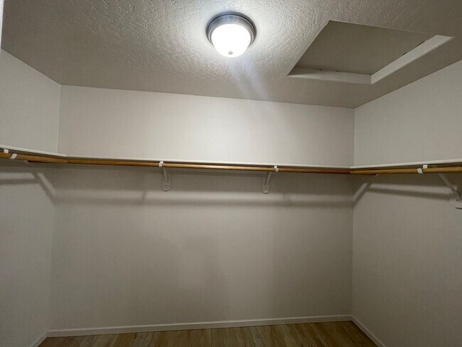 Building Photo - Hayden Rancher