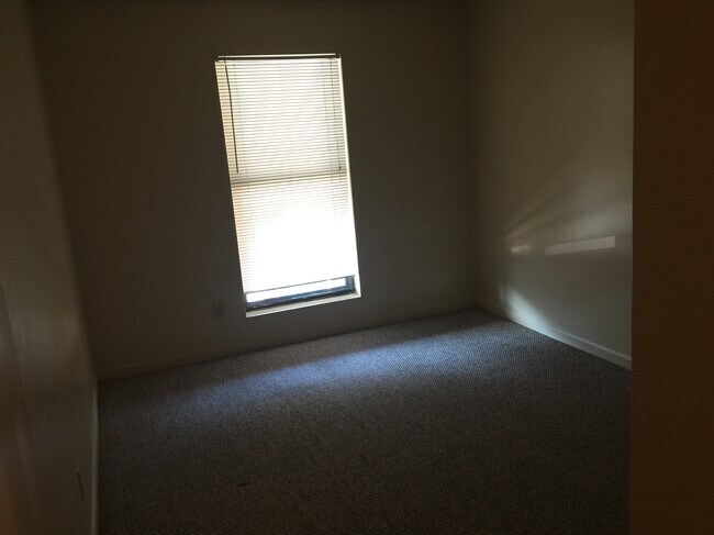 Building Photo - Robinwood Apartments