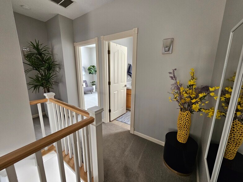 Building Photo - 13518 SW Hillshire Dr