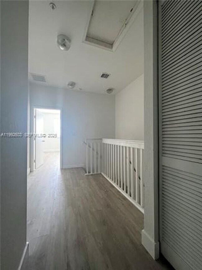 Building Photo - 1088 SW 144th Ave