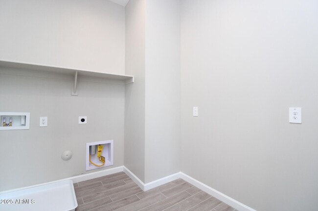 Building Photo - 4811 E Village Dr