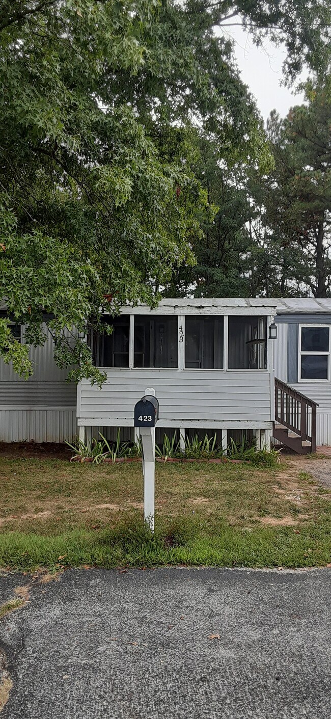 Building Photo - 354 Golden Dale Dr