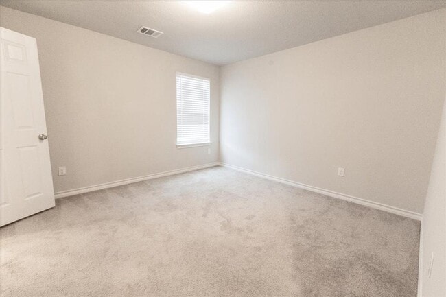 Building Photo - 7403 Albany Dr