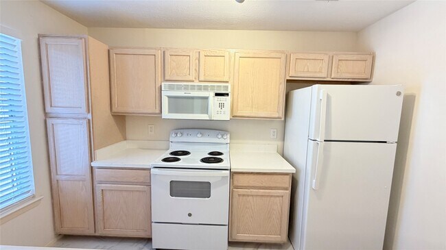 Building Photo - 10555 Turtlewood Ct