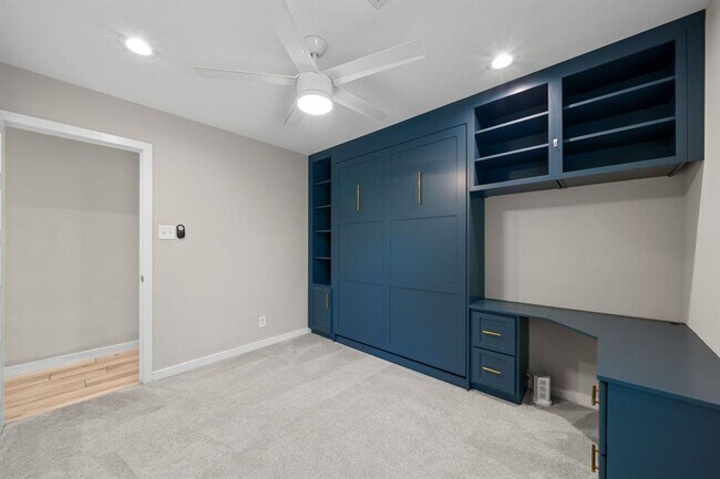 Building Photo - 6707 Columbia Dr