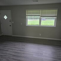 Building Photo - 994 Nilles Rd