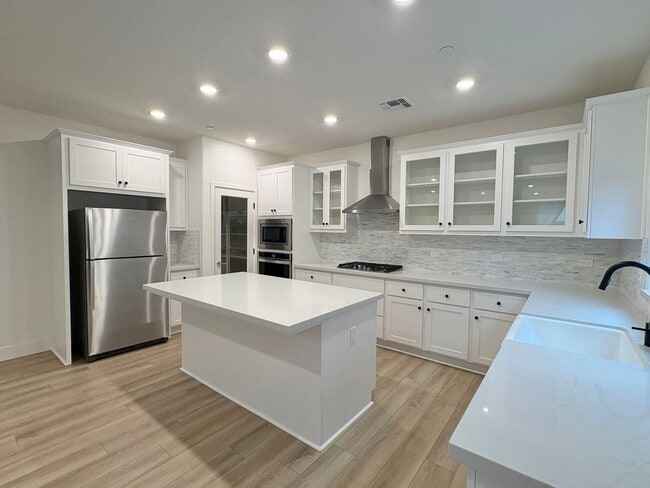 Building Photo - Beautiful 4 Bedroom 2.5 bath Home In Oakley with Solar