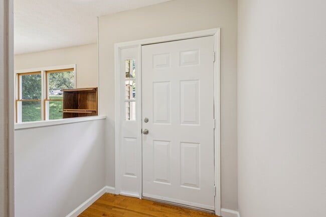 Building Photo - 20 Cherry Laurel Dr