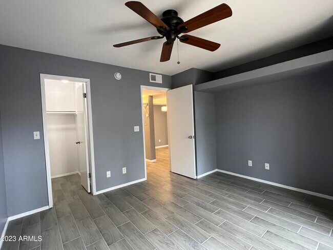 Building Photo - 4850 E Desert Cove Ave