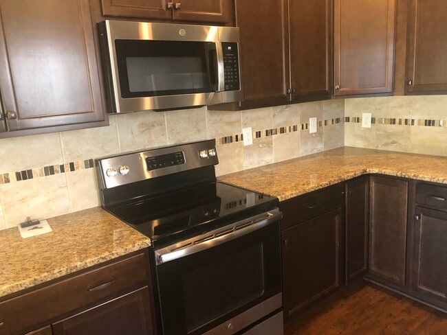 Building Photo - 1148 Yellowwood Dr