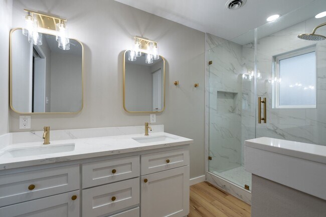 Building Photo - 4411 Deer Lodge Dr