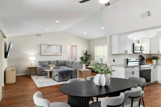 Primary Photo - 1941 Tidewater Ct