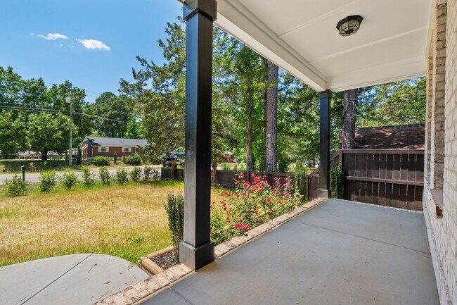 Building Photo - Application Pending! Charming Newly Constructed Property in Raleigh with Modern Appliances/Fixtures!